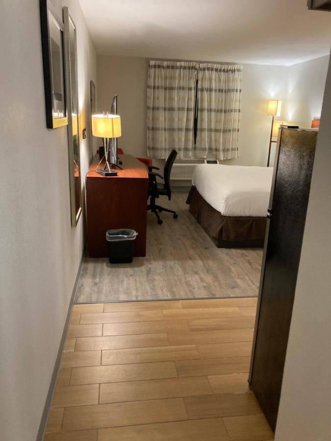 The Hotel Orange Bagian luar foto