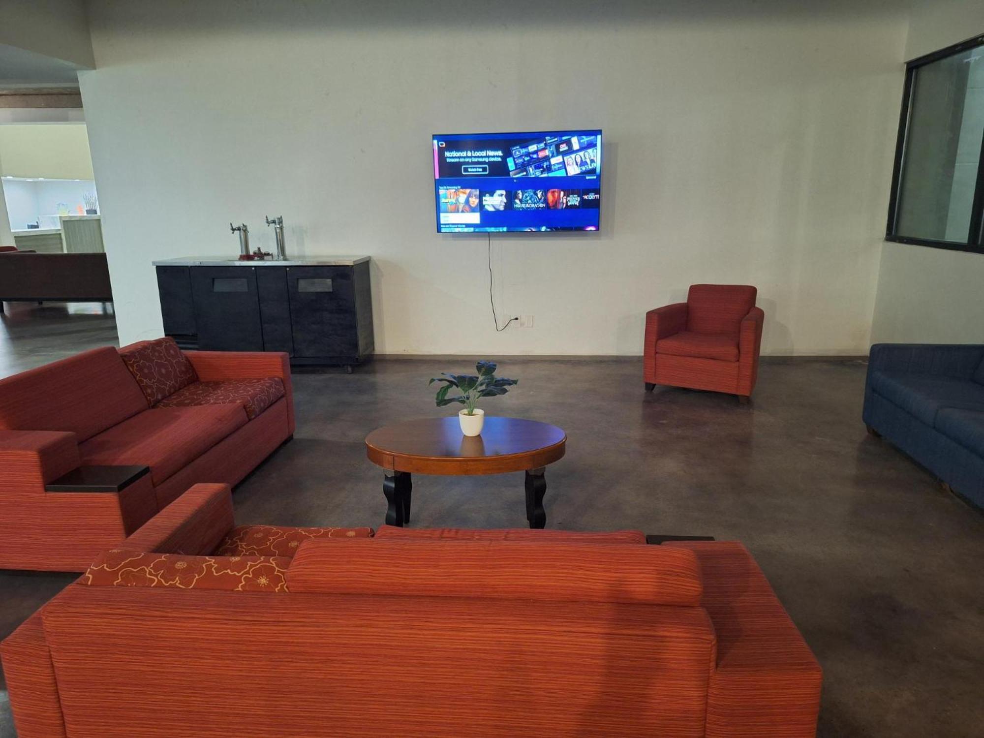 The Hotel Orange Bagian luar foto