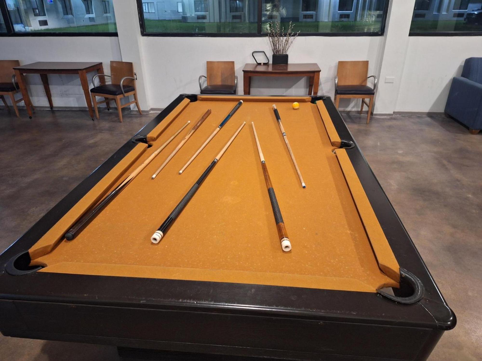 The Hotel Orange Bagian luar foto